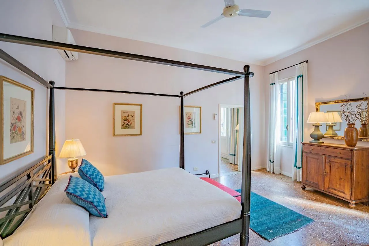 Ca' Grassi 2 Charming Balcony Apartment Venice Italy