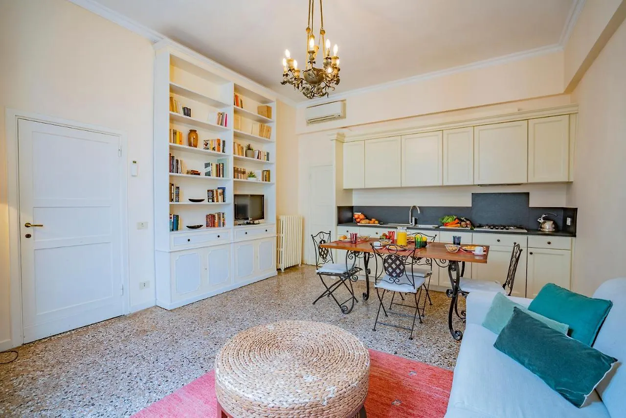 Ca' Grassi 2 Charming Balcony Apartment Venice Italy